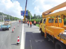 烟台机场路路灯焕新升级